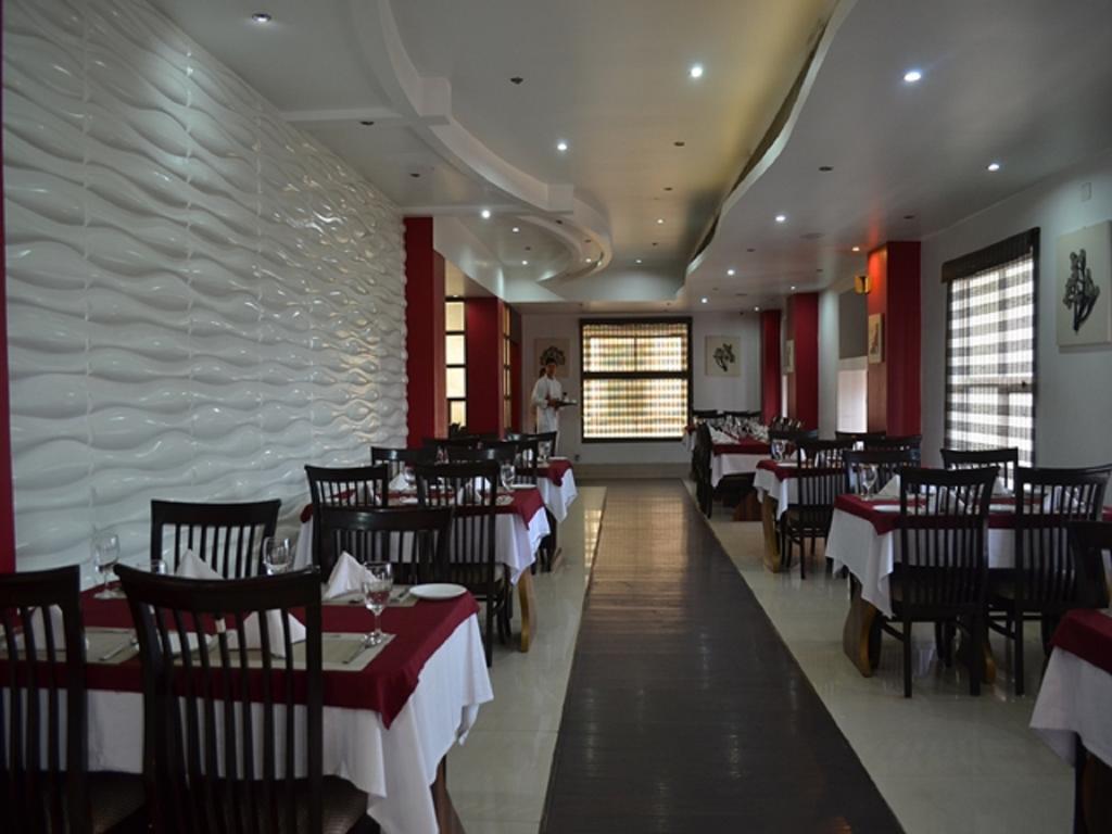 Hotel Rajdhani Regency Guwahati Zewnętrze zdjęcie