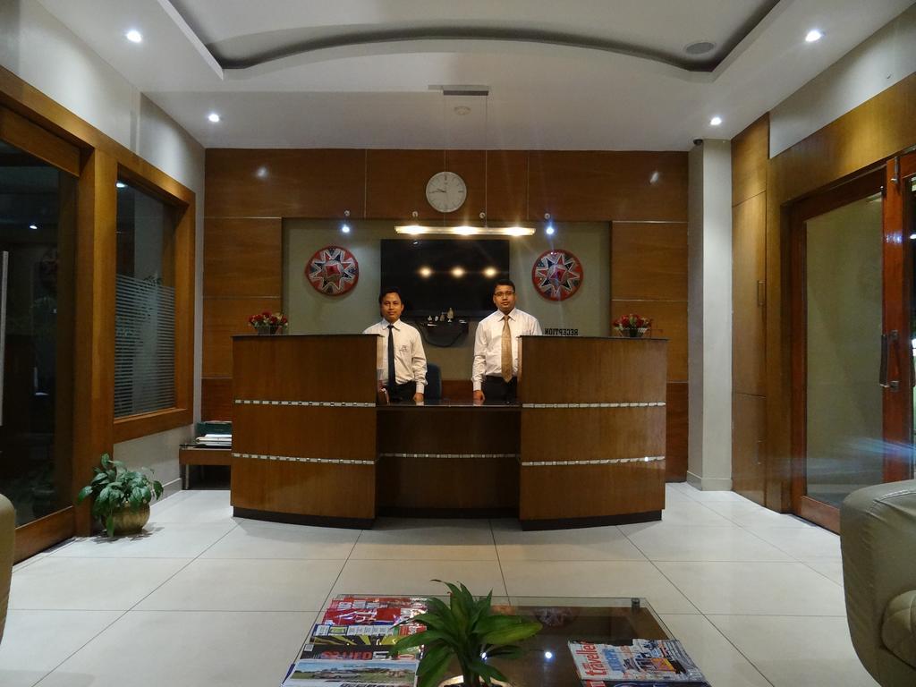 Hotel Rajdhani Regency Guwahati Zewnętrze zdjęcie